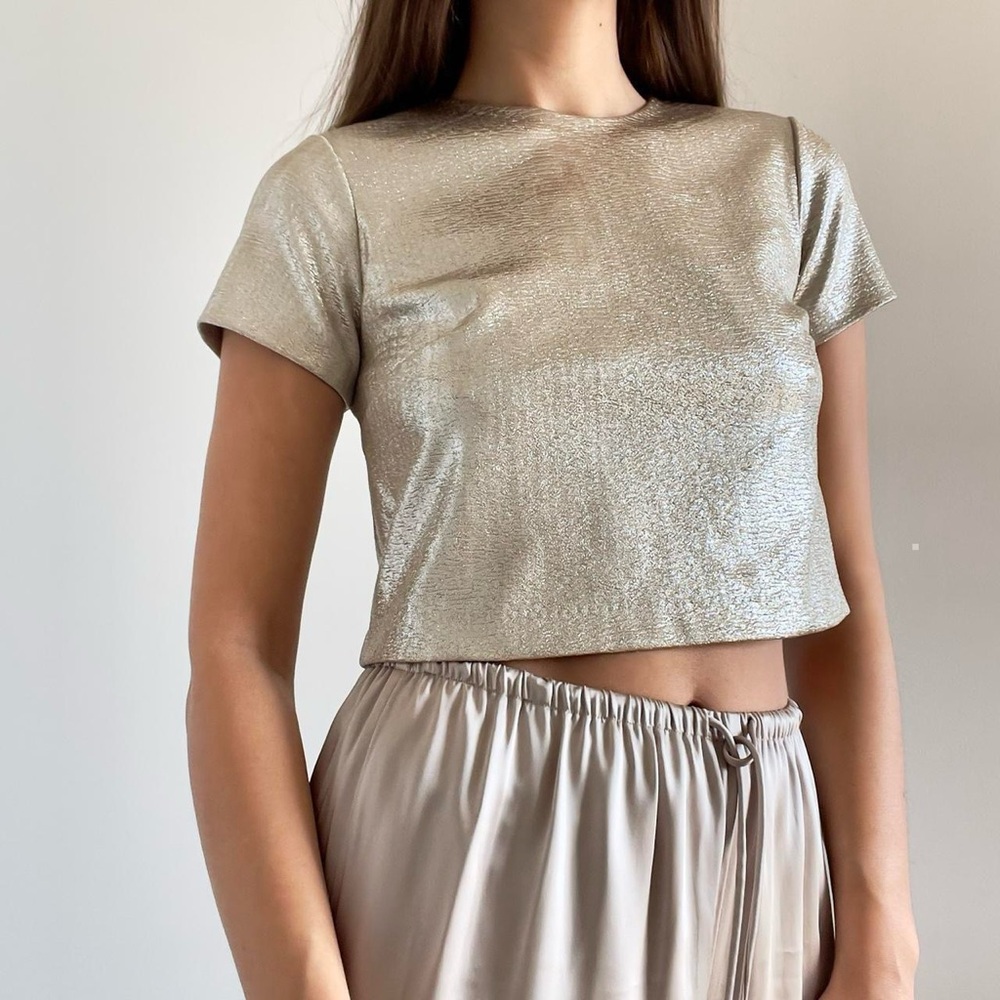 Club Monaco | Silver metallic shiny short sleeve crop top | Size XS